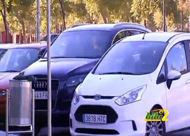 صور : دوس سانتوس و أفيلاي يواصلان العمل في مقر النادي