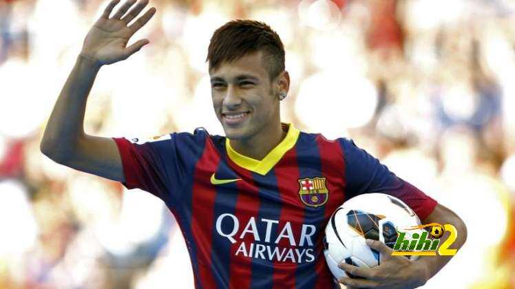 صورة : نيمار في مطار برشلونة