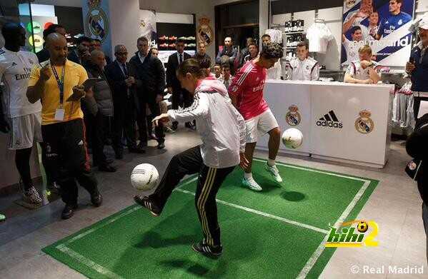 صوزر : نجوم مدريد يستعرضون مهاراتهم في متجر Adidas في مراكش