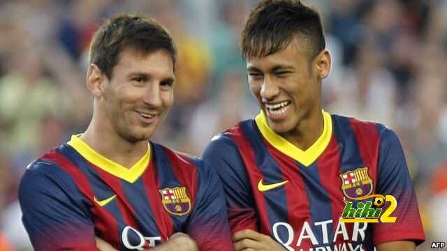 صورة : فريق برشلونة يصل إلى كورونا