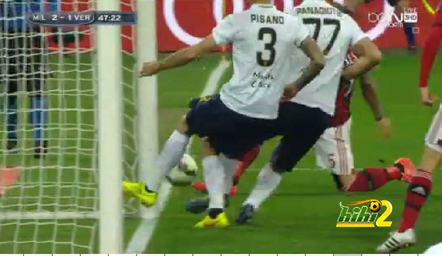 ميكسيس يضع ميلان في المقدمة