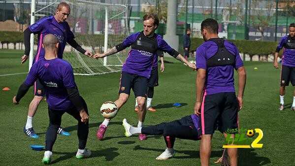 صور : سواريز يتدرب مع برشلونة دون الحصول على التصريح الطبي