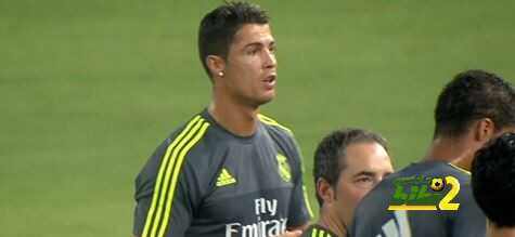 صور : إحماء لاعبي ريال مدريد قبل مواجهة الميلان