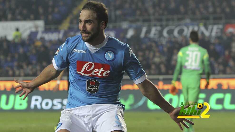 هيجواين يغرد وحيداً في إيطاليا