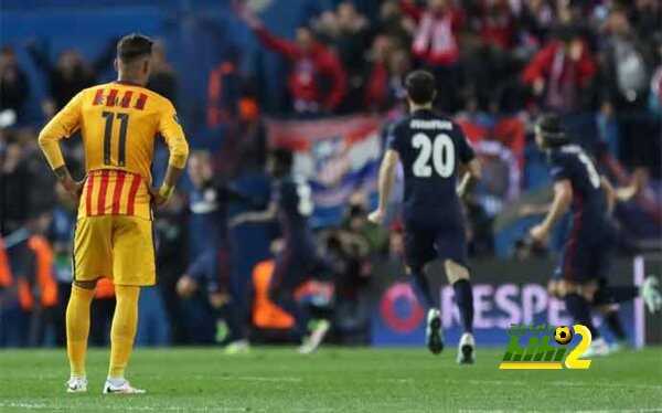جمهور برشلونة يحمل اللاعبين سبب الخروج من دوري الابطال
