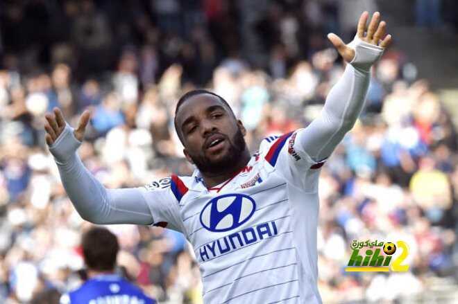 نابولي يفكر في ضم لاعب ليون