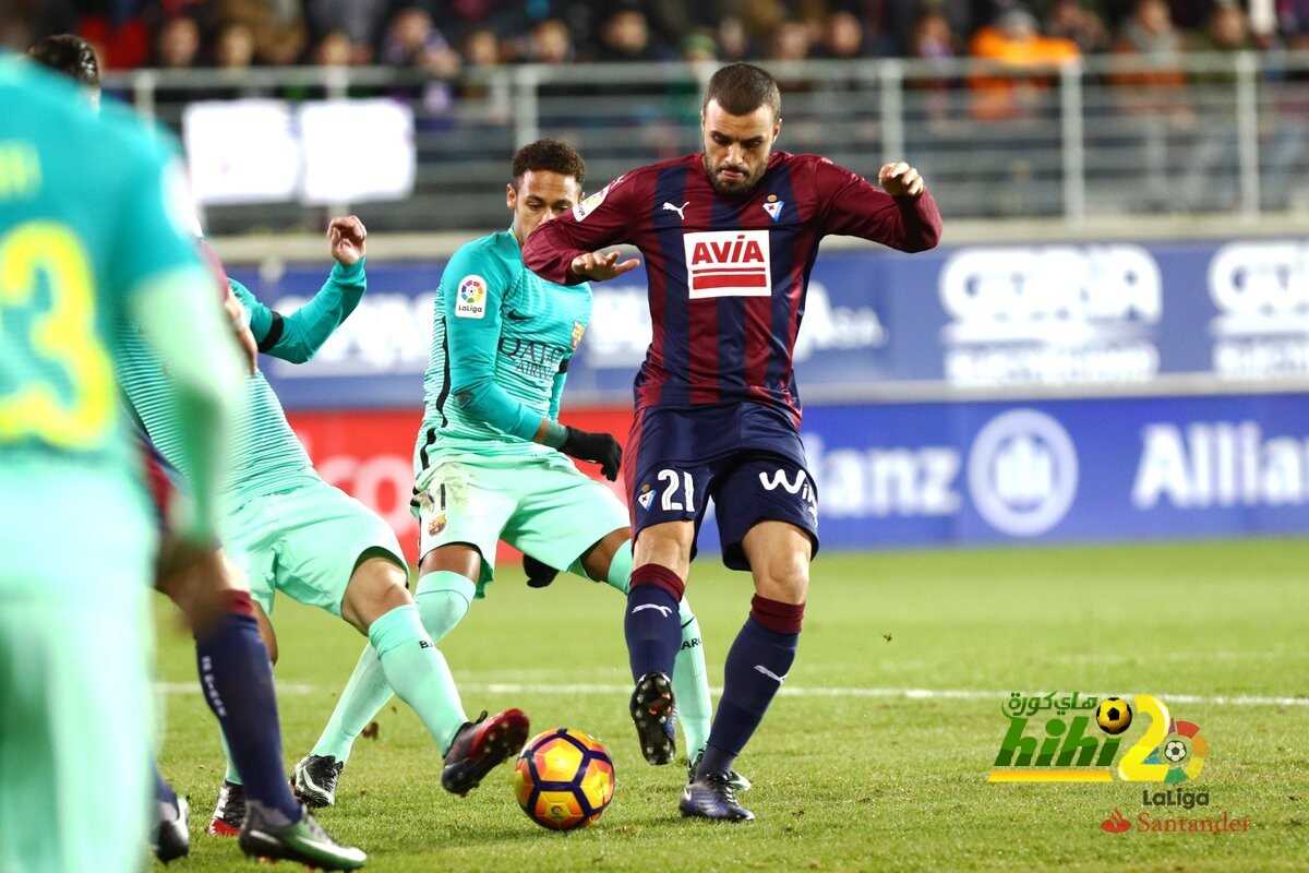 دينيس يفتتح التسجيل لبرشلونة أمام ايبار