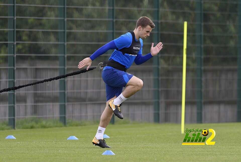 لاعب ايفرتون يعود للملاعب بعد إصابته المروعة