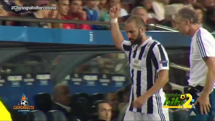 فيديو : حركة غير اخلاقية من هيجواين تجاه مشجعين برشلونة