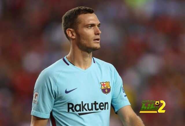 برشلونة قد يتخلى عن مدافعه في يناير