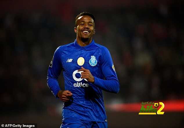 اليونايتد يتحرك لخطف هدف ريال مدريد