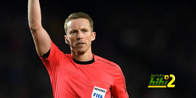 حكم مباراة كلاسيكو الليجا ينحاز لبرشلونة !!