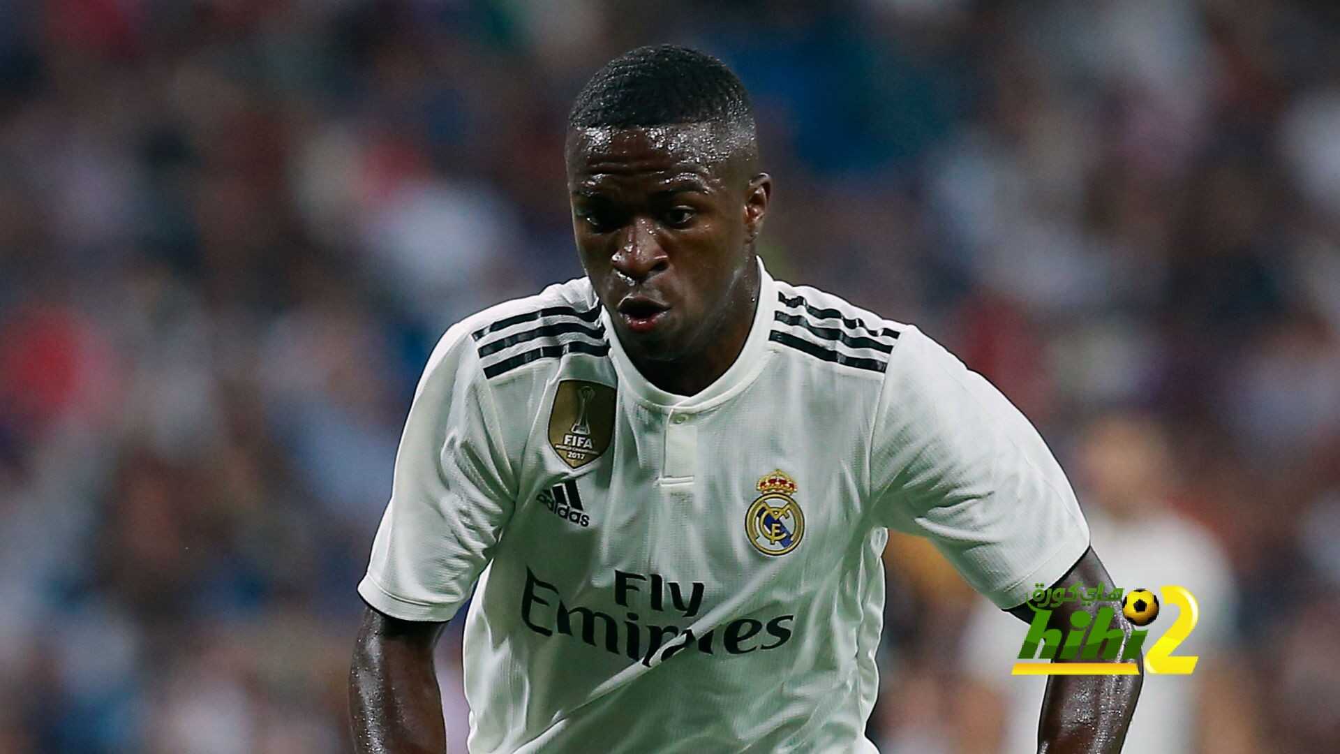 ريال مدريد يتفوق على برشلونة في معدل أعمار لاعبيه