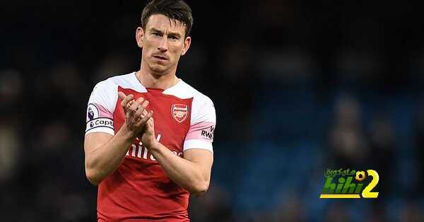 بروسيا دورتموند يقترب من لاعب الآرسنال