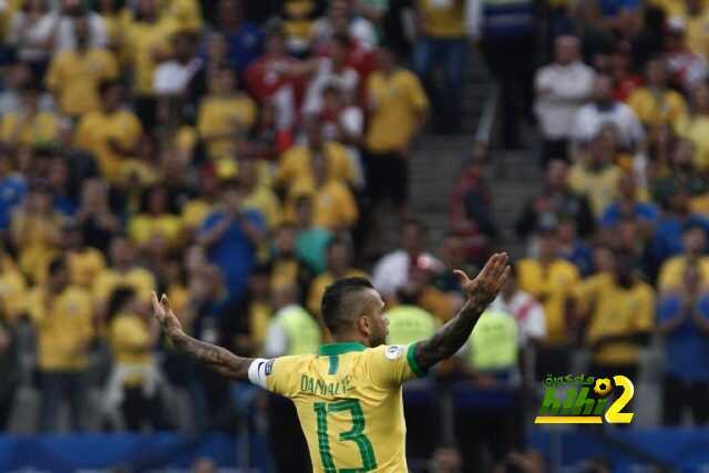 داني ألفيس يحقق رقم قياسي مع البرازيل