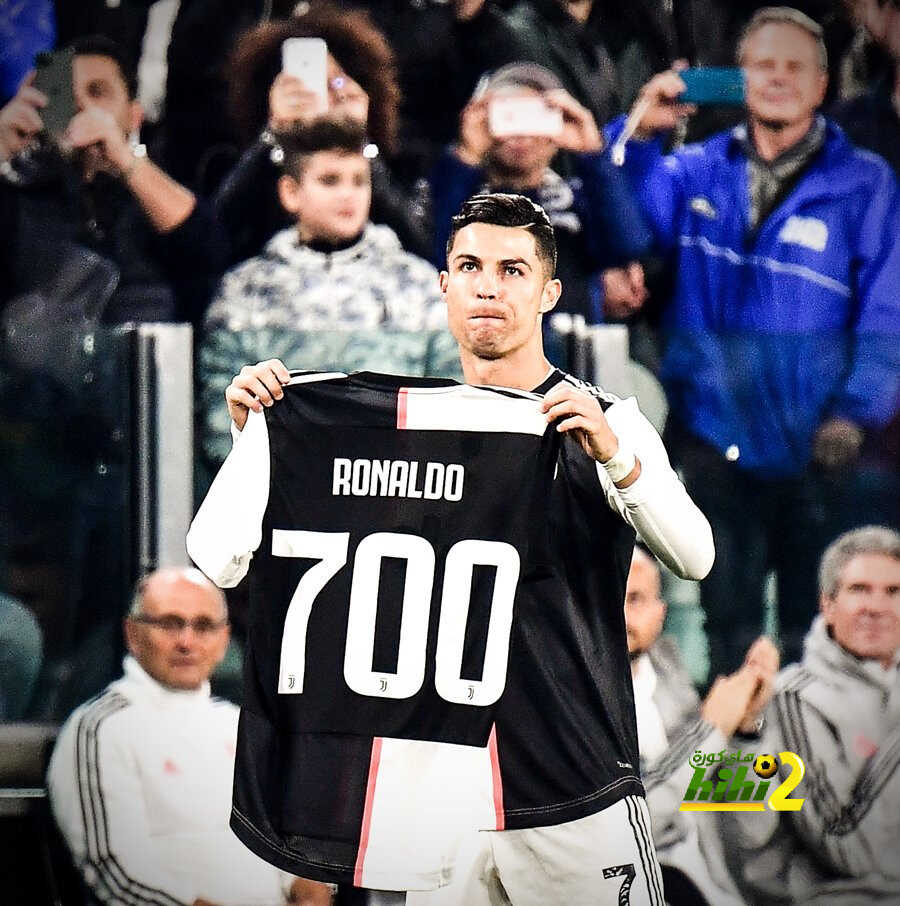 رونالدو يحتفل بـ 700 بتيشرت يوفنتوس
