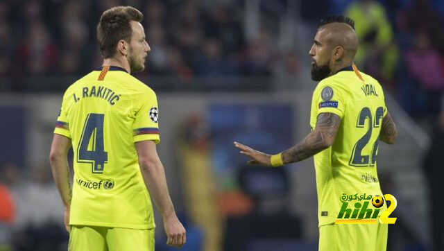 من يرحل عن برشلونة .. فيدال أم راكتيتش ؟