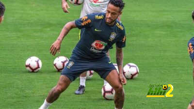 نيمار ينتقد تعامل برشلونة له