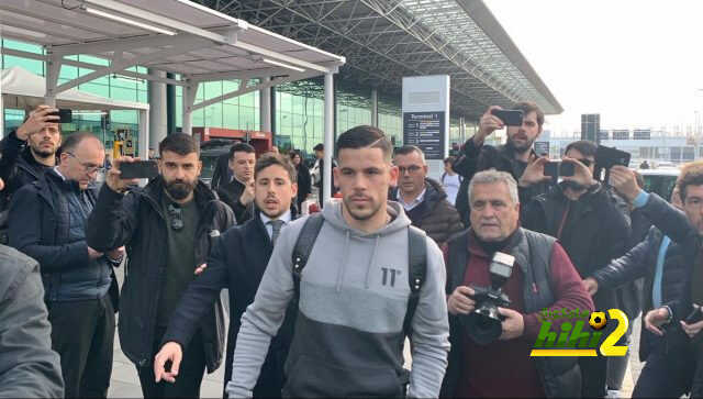كارليس بيريز يصل إيطاليا تمهيدًا للإنضمام لروما