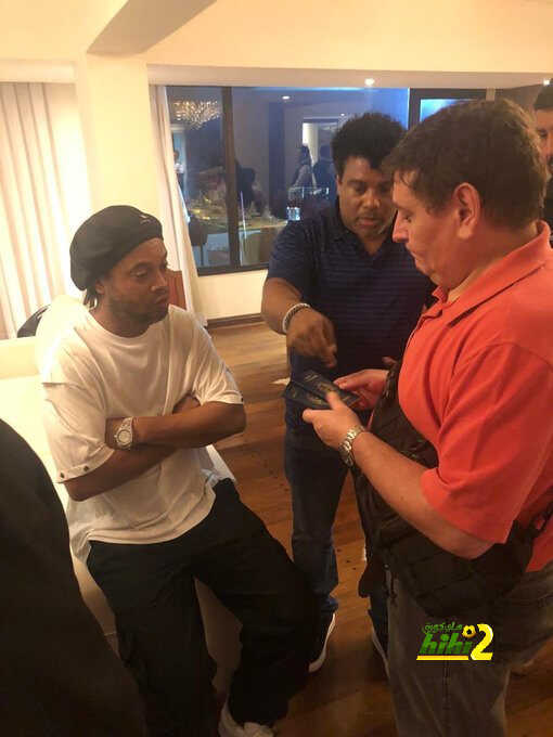 القبض على رونالدينيو لهذا السبب الغريب
