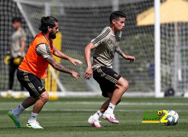 ريال مدريد يبدأ تدريباته الجماعية