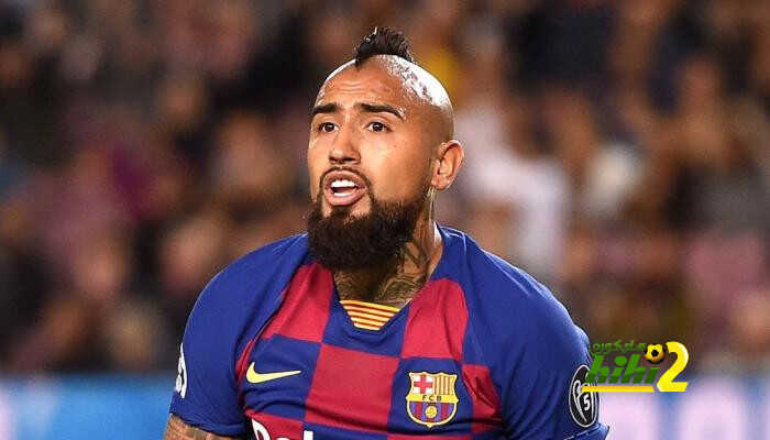 فيديو: فيدال يغازل سيتين خلال تدريبات برشلونة