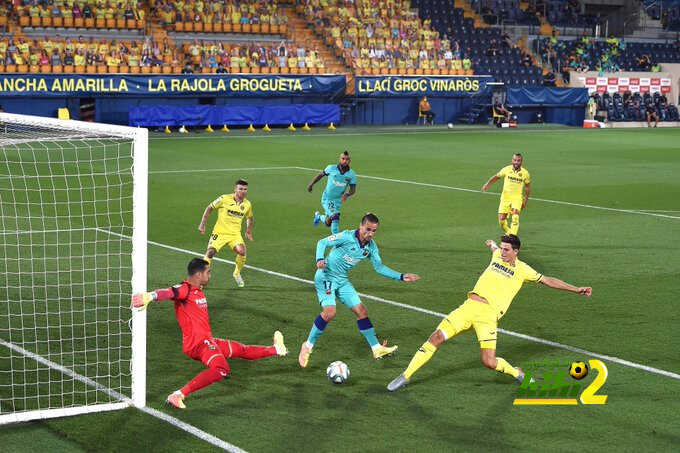 فيديو: برشلونة يتقدم على فياريال بالنيران الصديقة