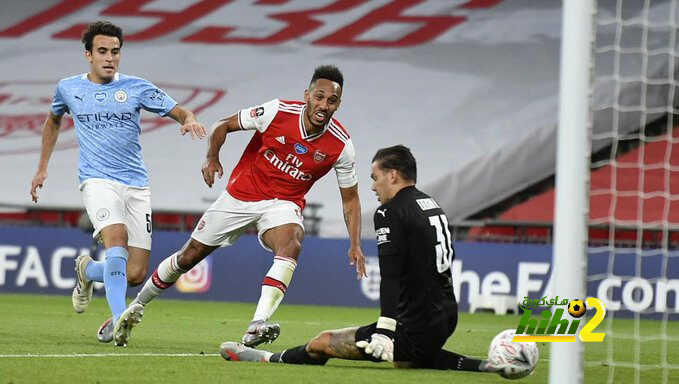 اوباميانج ينتظر برشلونة