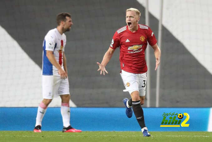 فيديو: مانشستر يونايتد يسقط على ملعبه بثلاثية أمام كريستال بالاس