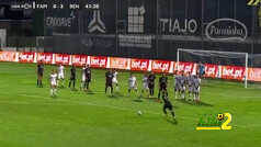 فيديو: على طريقة بيكهام.. نجم بنفيكا يسجل أروع أهداف الدوري البرتغالي