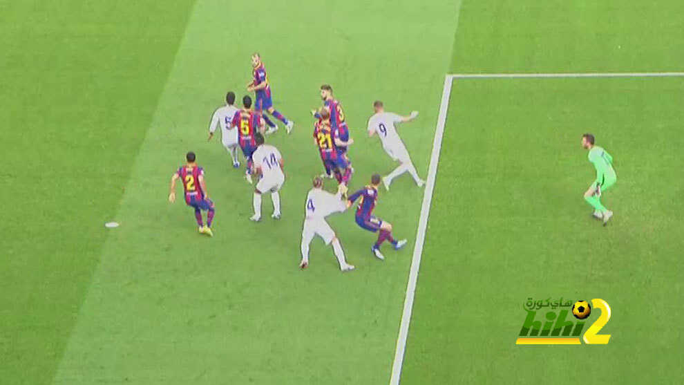 كواترو تفجر مفاجأة حول خطأ حكم الكلاسيكو باحتساب ركلة جزاء لريال مدريد