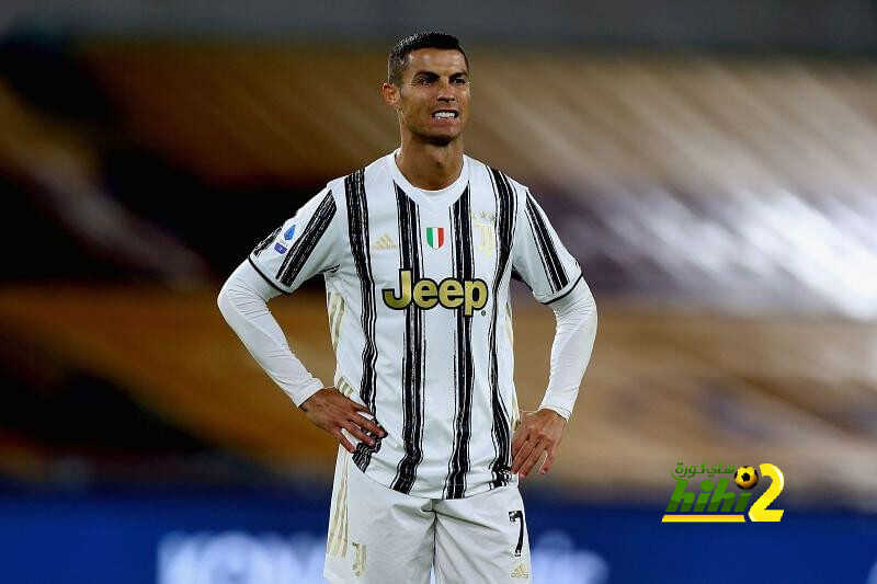 رونالدو يدعم رفاقه قبل مباراة اليوفي وبرشلونة!
