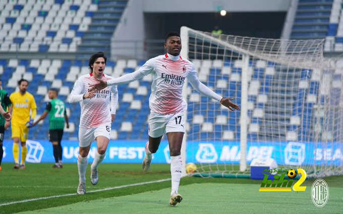 فيديو: ميلان يواصل قهر الظروف الصعبة ويتخطى ساسولو بهدفين