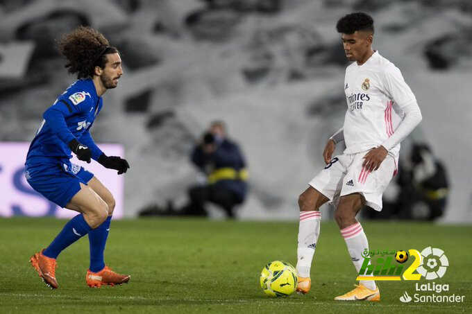 بعد 60 دقيقة .. بنزيما يهدي ريال مدريد الهدف الأول أمام خيتافي