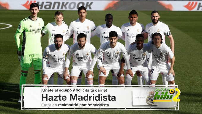 بنزيما يحتفل بفوز ريال مدريد الثمين على فالنسيا