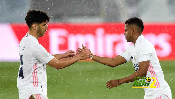 خافي هيرايز يكشف الثلاثي الهجومي لريال مدريد أمام بيتيس