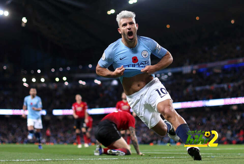 سبب حقيقي وراء حب جمهور مانشستر سيتي لأجويرو غير هدفه في كوينز