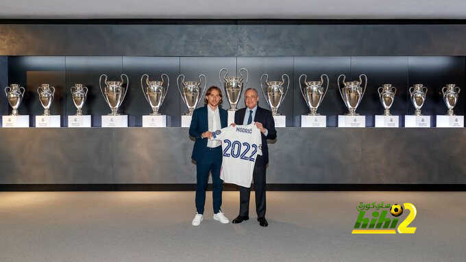 رسميًا : مودريتش لاعبًا في ريال مدريد حتى 2022
