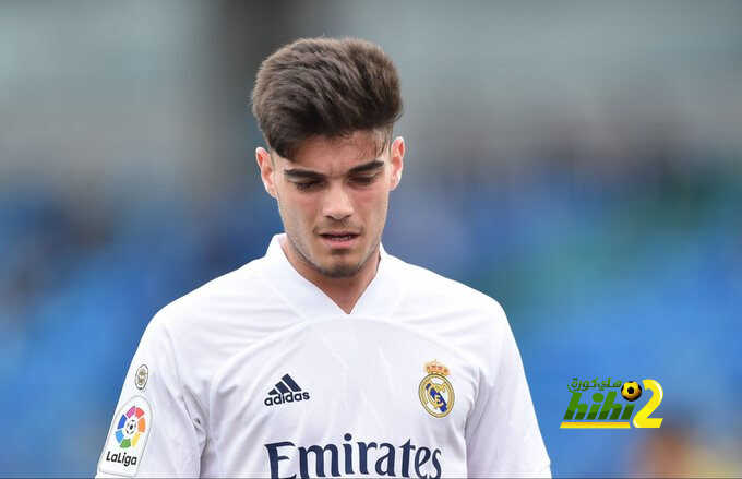 العروض تنهال على ظهير ريال مدريد الشاب