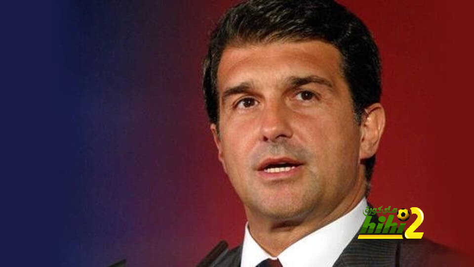 لابورتا يحذر لاعبي برشلونة
