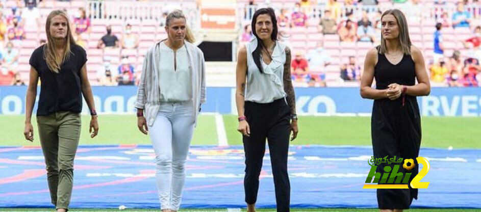 صور… برشلونة يحتفل بالرباعي النسائي