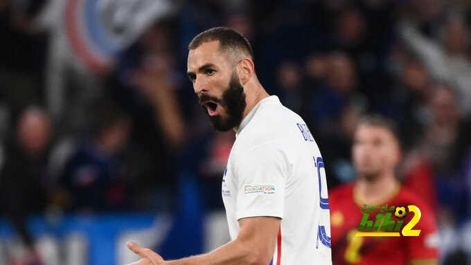 لايوجد لاعب يقارب في العالم حاليا ببنزيما سوى ليفاندوفسكي فقط!