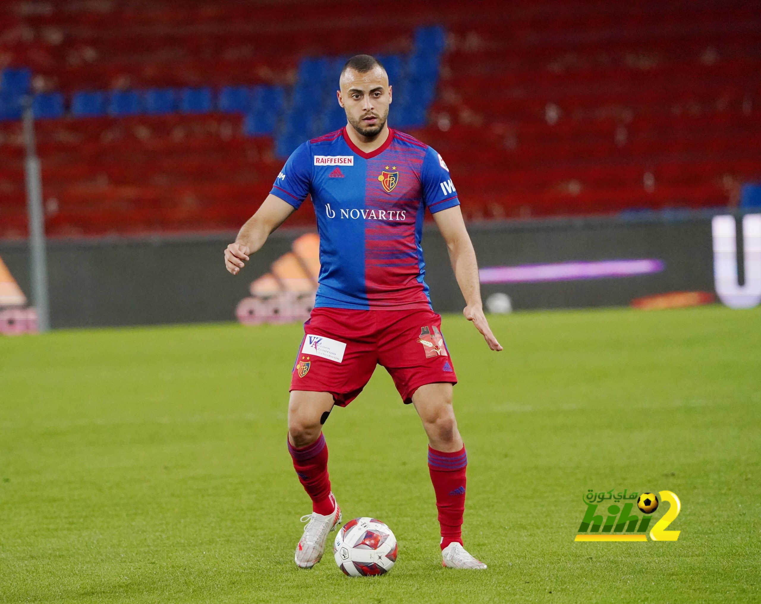 السبب الذي جعل برشلونة يراقب مهاجم مغمور جدا