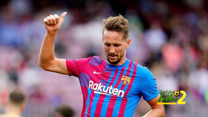 لوك دي يونج يكشف عن موقفه من الرحيل عن برشلونة
