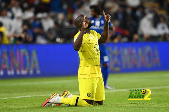 فيديو: لوكاكو يستغل هفوة دفاعية من الهلال ويسجل الأول لتشيلسي