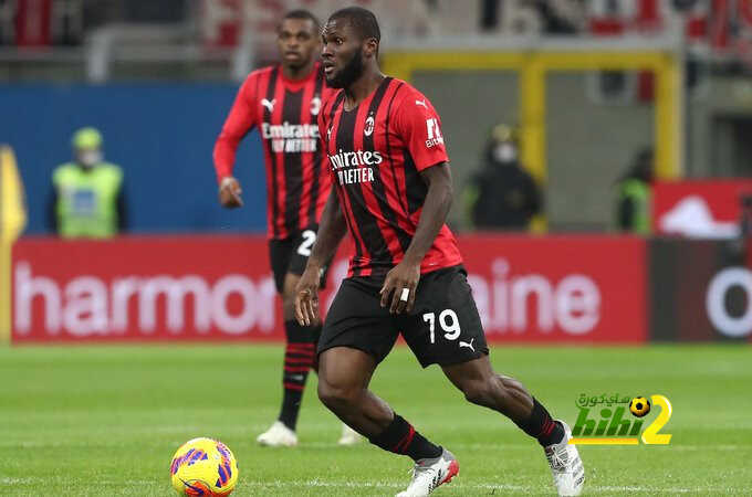 برشلونة ينهي الاتفاق مع لاعب وسط ميلان