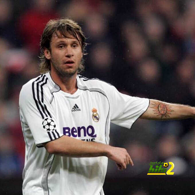 كاسانو يوجه إنتقادًا لاذعًا لريال مدريد ويثني على برشلونة !