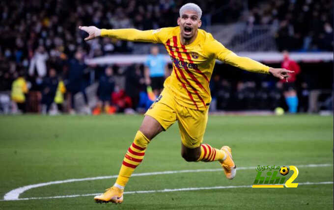 برشلونة يستعد للإعلان عن تجديد عقد صخرته