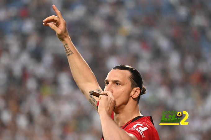 إبراهيموفيتش يكشف شرط استمراره في الملاعب