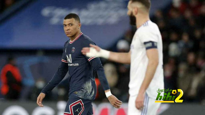 مكالمة هاتفية مرتقبة بين بنزيما ومبابي